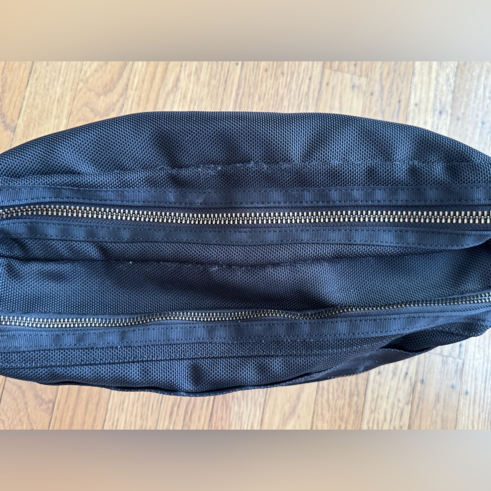 Porter and Co Nylon Messenger Bag - Black - Picture 15 of 15